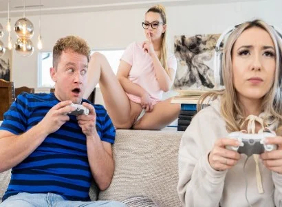 người con gái bị bạn thân phản bội cướp người yêu khi còn mải mê chơi game
